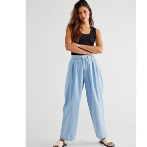 New Free People x Closed Ivo Jeans $345 SIZE 32 Light Blue Straight Wide-Leg